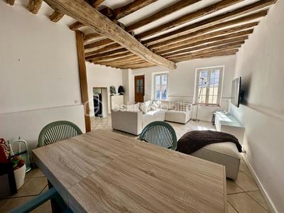 Maison traditionnelle - 180 m² - 8 pièces