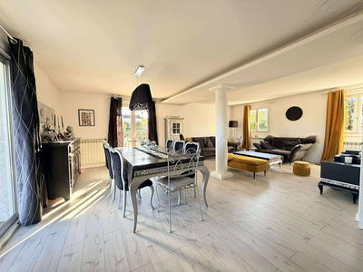 Maison - 193 m² - 5 pièces