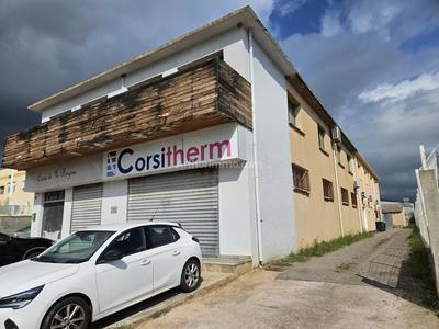 Magasins - 504 m²