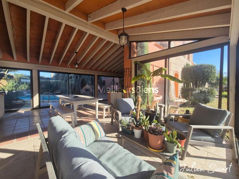 Propriété - 270 m² - 7 pièces