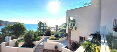 Maison - 430 m² - 10 pièces