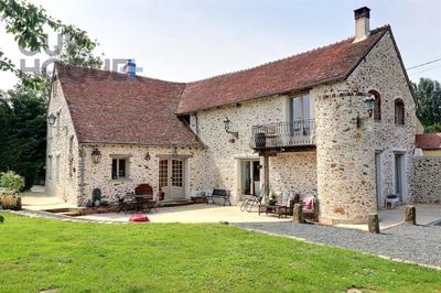 Maison - 250 m² - 8 pièces