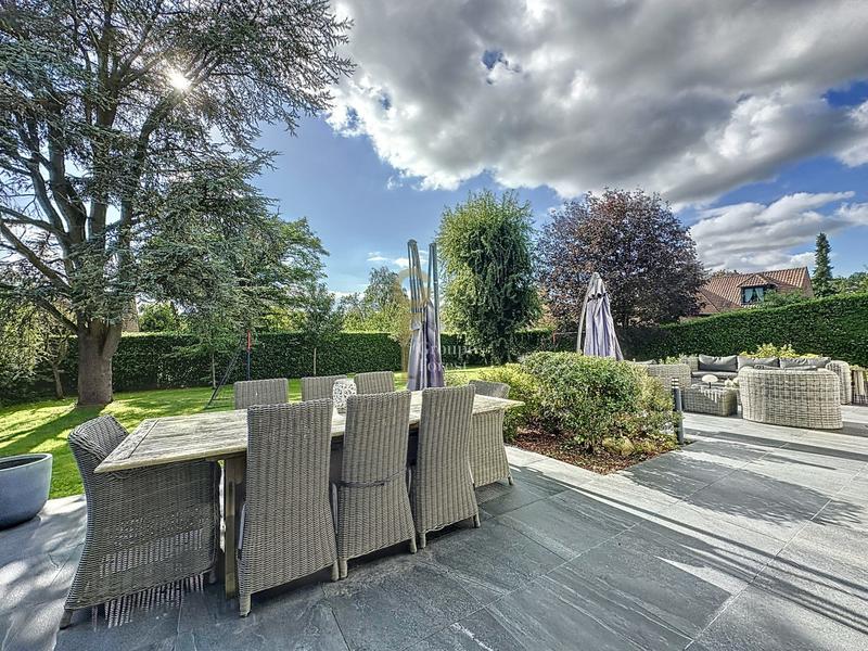 Maison - 212 m² - 7 pièces