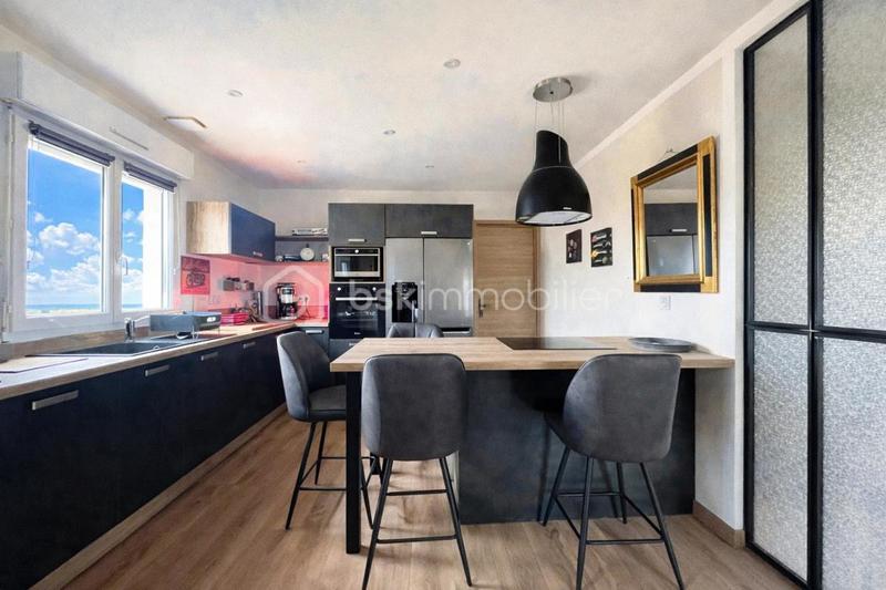 Maison - 104 m² - 4 pièces