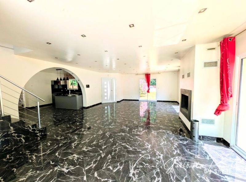 Maison - 172 m² - 5 pièces