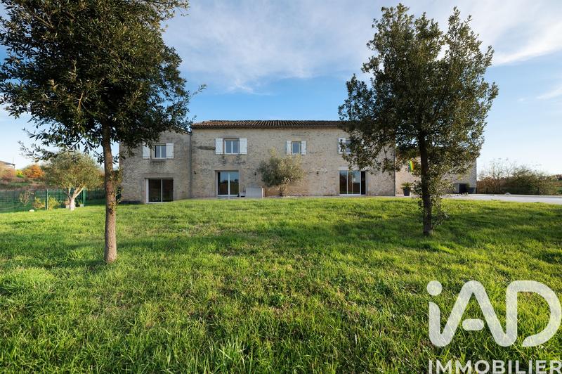 Maison - 324 m² - 5 pièces