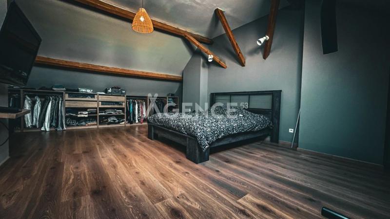 Maison de ville - 168 m² - 4 pièces