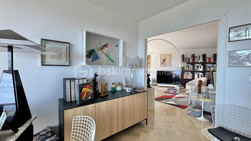 Appartement - 82 m² - 3 pièces