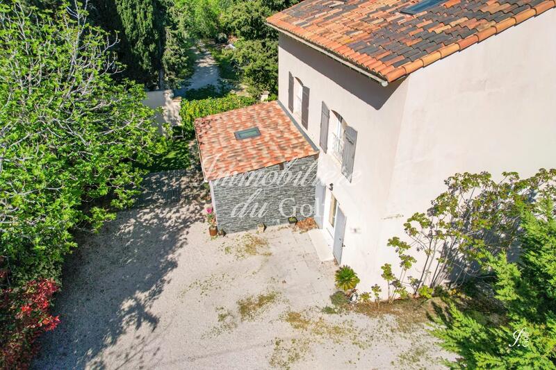 Maison - 230 m² - 4 pièces