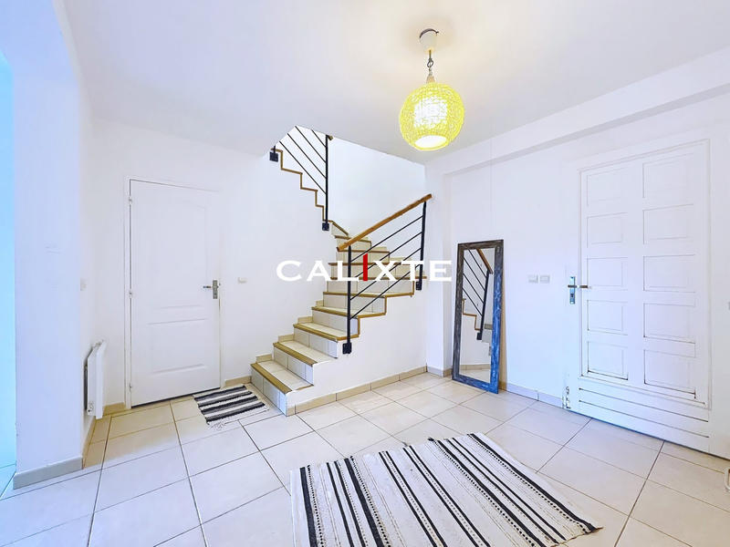 Maison - 140 m² - 5 pièces