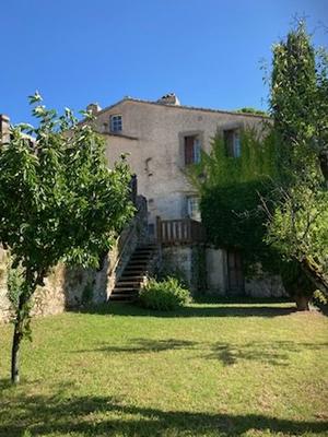 Maison - 303 m² - 10 pièces