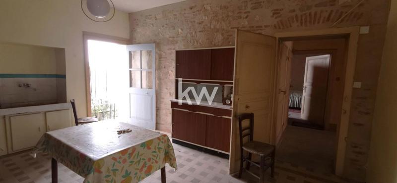 Maison - 216 m² - 8 pièces