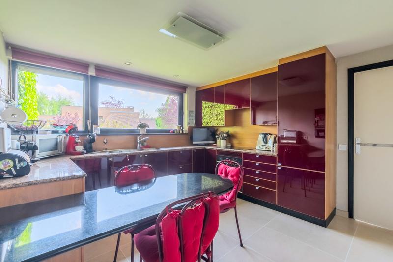 Maison - 200 m² - 9 pièces