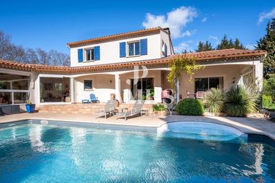 Maison - 198 m² - 5 pièces