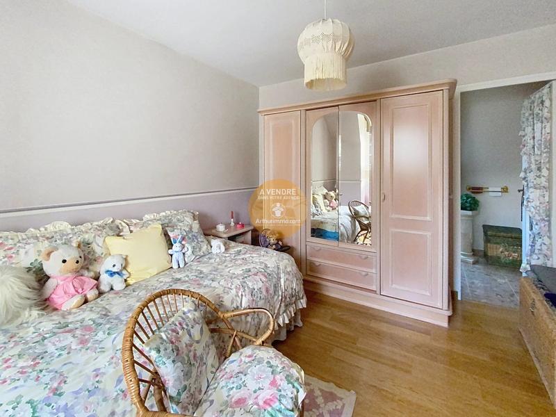 Maison - 181 m² - 7 pièces