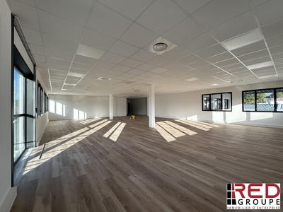 Bureau - 183 m² - 1 pièce