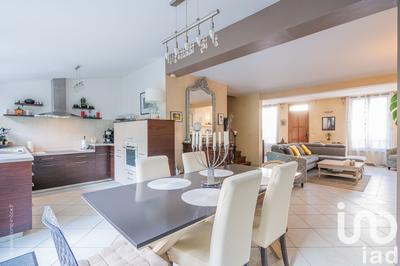 Maison - 240 m² - 6 pièces