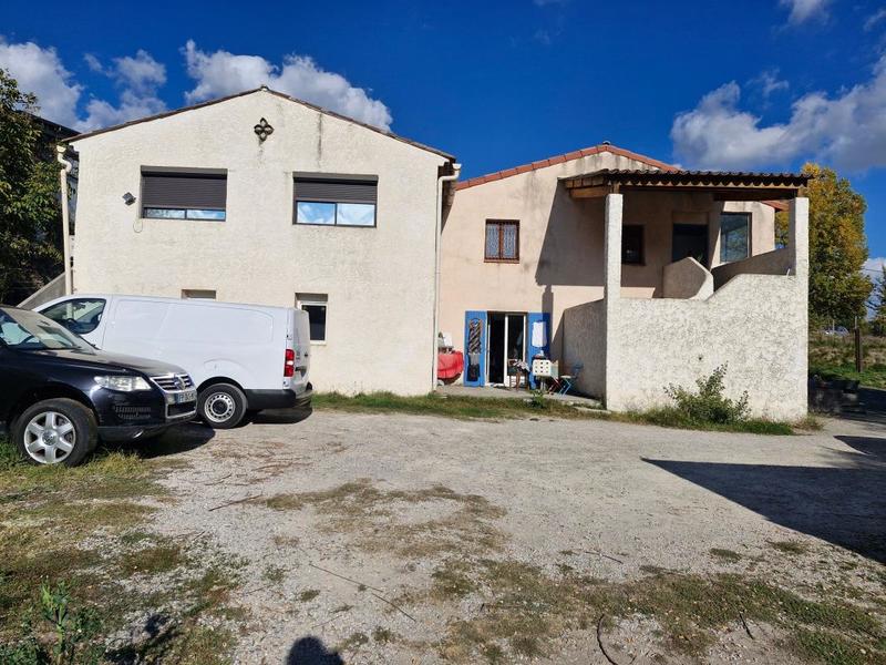 Maison - 355 m² - 6 pièces