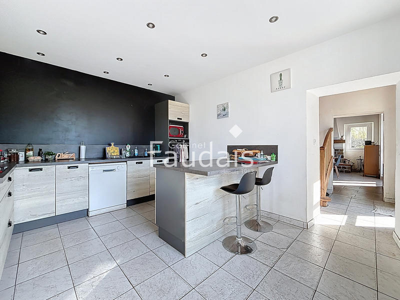 Appartement - 118 m² - 6 pièces