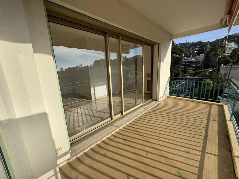 Appartement - 93 m² - 4 pièces