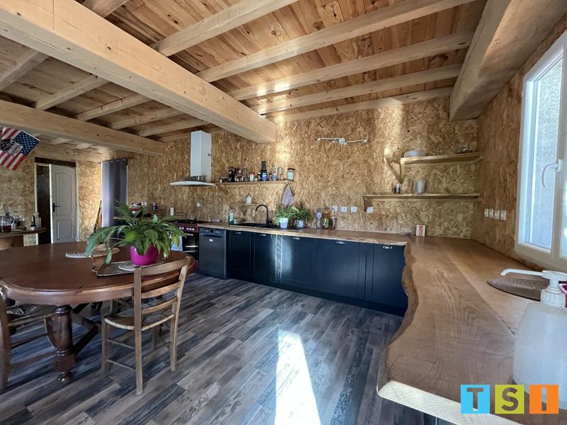 Maison - 170 m² - 7 pièces