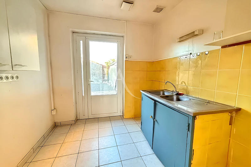 Maison - 229 m² - 9 pièces