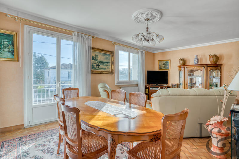 Maison - 162 m² - 8 pièces