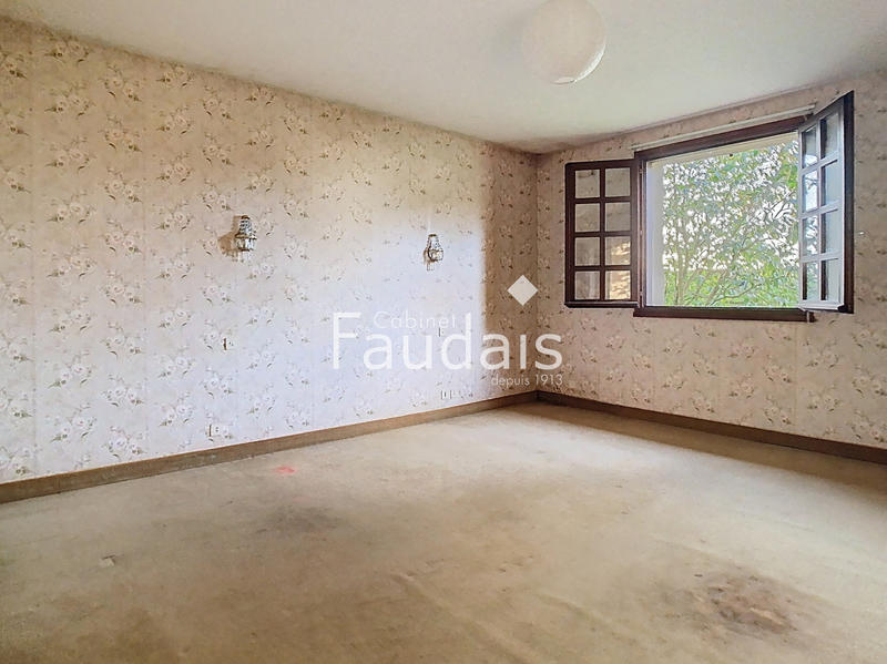 Maison - 217 m² - 7 pièces