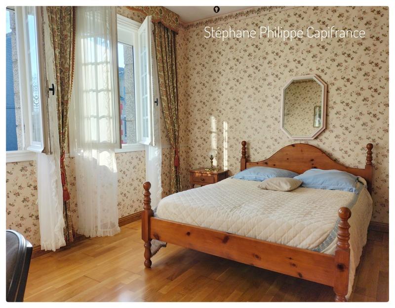 Maison - 152 m² - 8 pièces