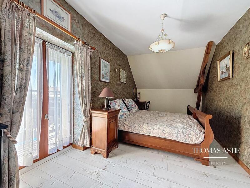 Demeure - 135 m² - 6 pièces