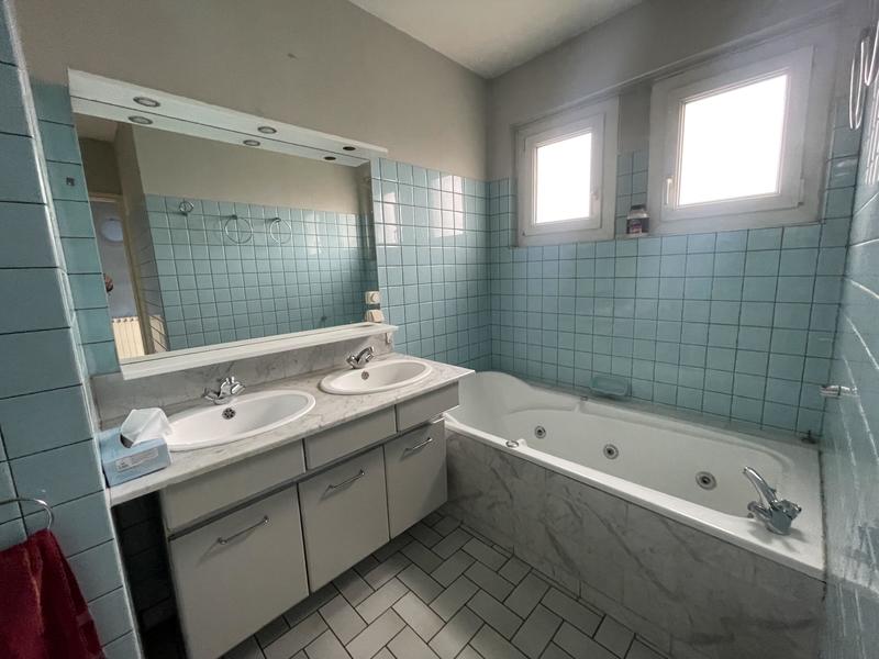 Pavillon - 112 m² - 7 pièces