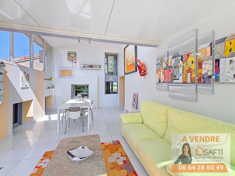 Maison - 220 m² - 7 pièces