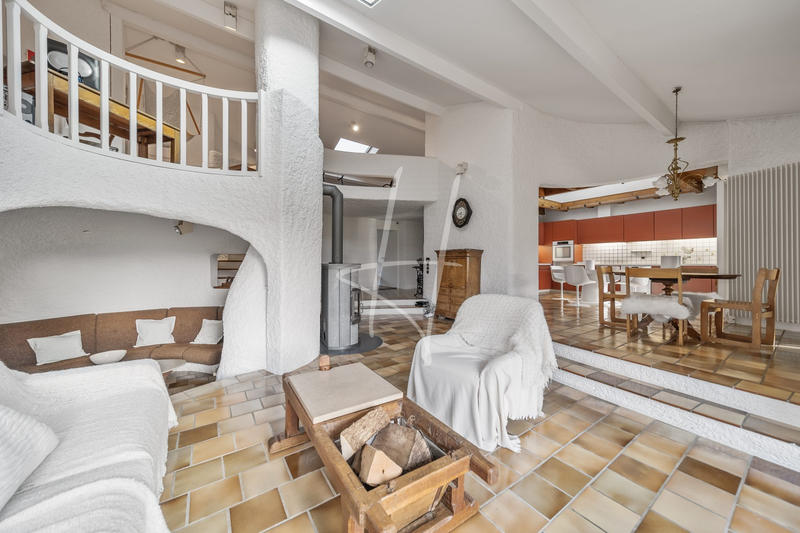 Villa - 250 m² - 9 pièces