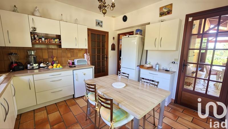 Maison - 219 m² - 6 pièces