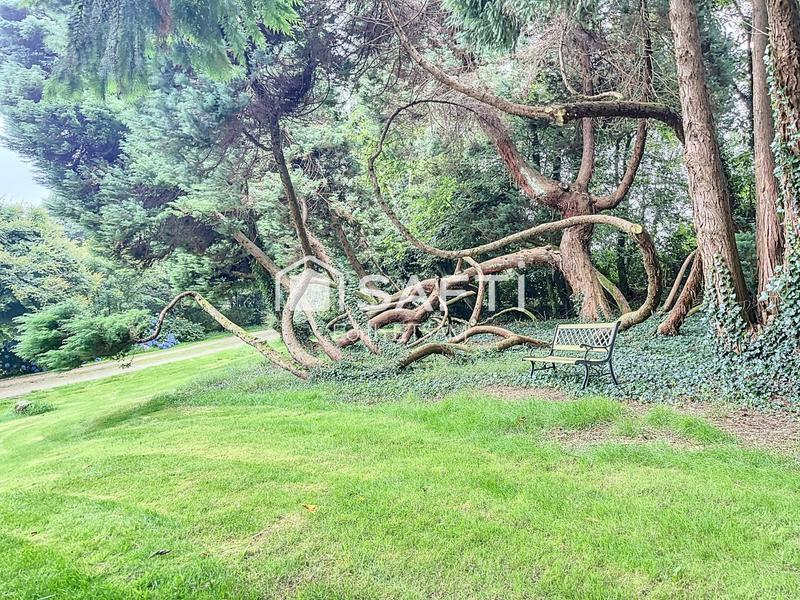 Maison - 605 m² - 7 pièces