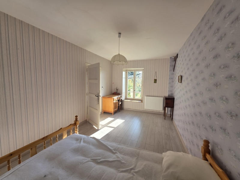 Maison - 143 m² - 7 pièces