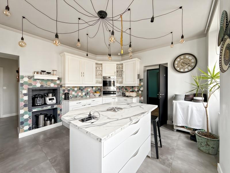 Propriété - 263 m² - 10 pièces