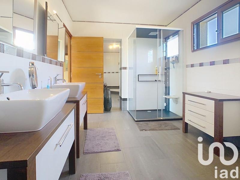 Maison - 296 m² - 8 pièces