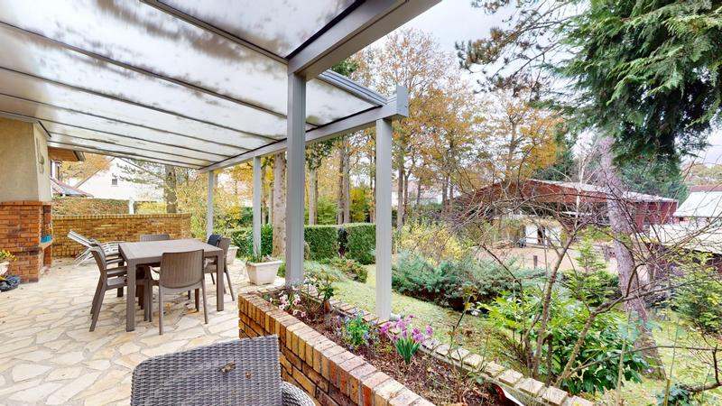 Maison - 330 m² - 8 pièces