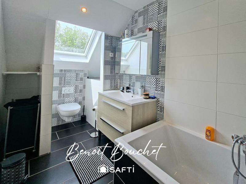 Maison - 217 m² - 8 pièces