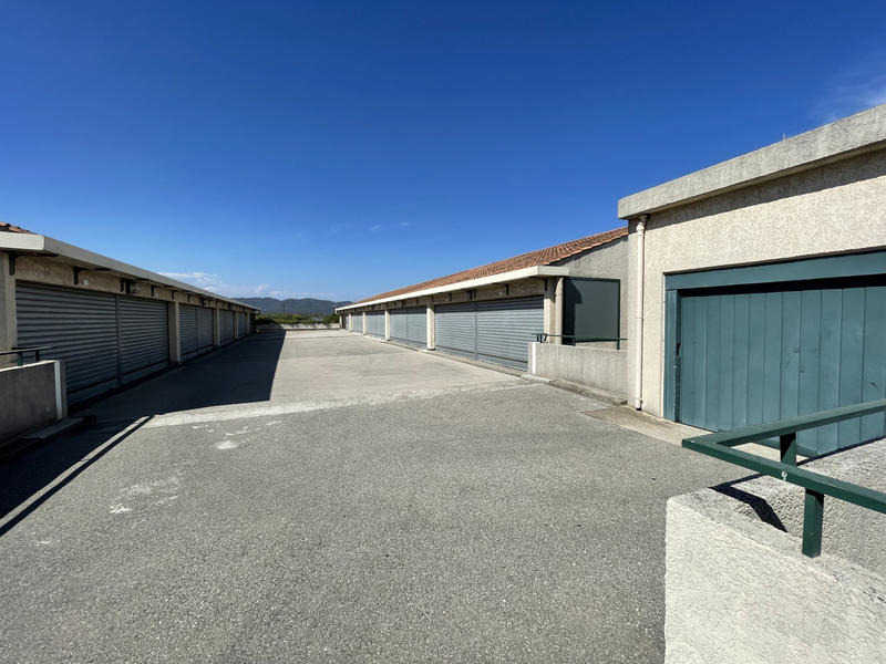 Parking / Garage - 18 m²