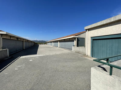 Parking / Garage - 18 m²