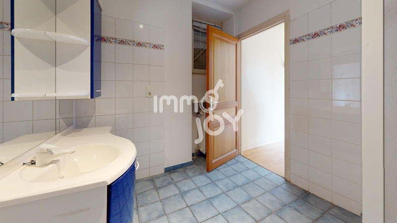 Maison - 214 m² - 7 pièces