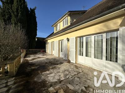 Maison - 263 m² - 8 pièces