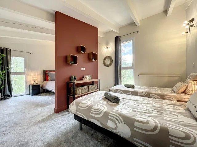 Châlet - 200 m² - 6 pièces