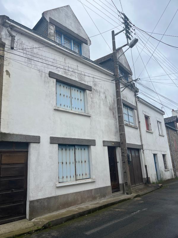 Maison - 216 m² - 7 pièces