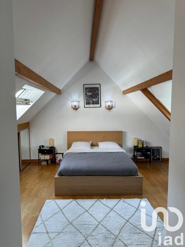 Maison - 213 m² - 7 pièces