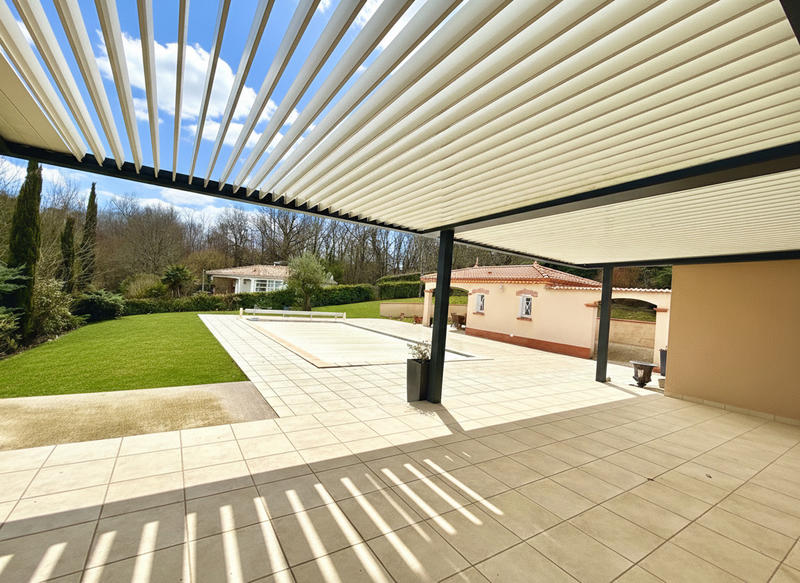 Maison - 219 m² - 7 pièces