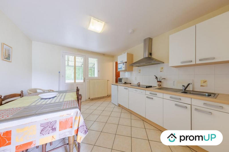 Maison traditionnelle - 223 m² - 12 pièces