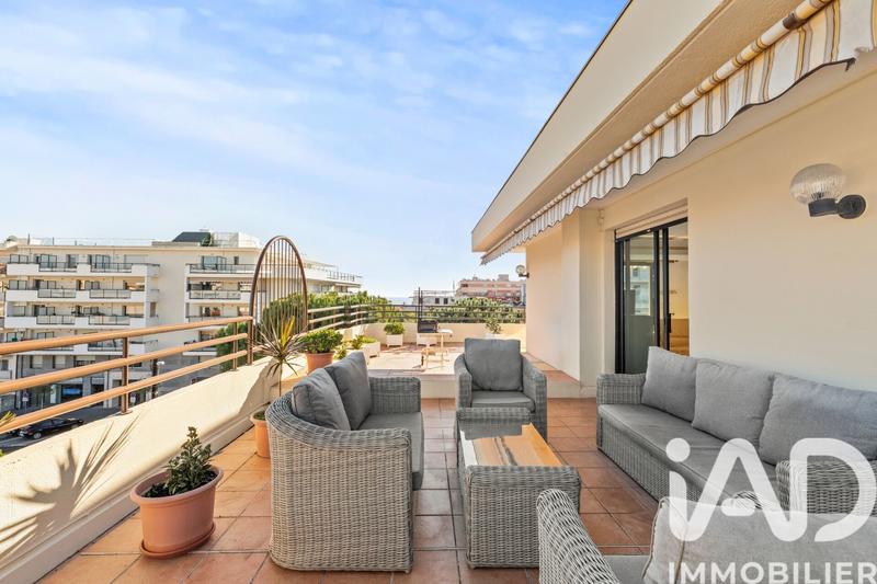 Appartement - 211 m² - 6 pièces